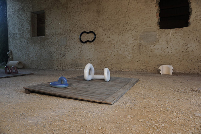 sillon3-julia-huteau Bibliothèque du Centre d’Art et de Villégiature, le Manoir, Mouthier-haute-pierre (25), 2019.