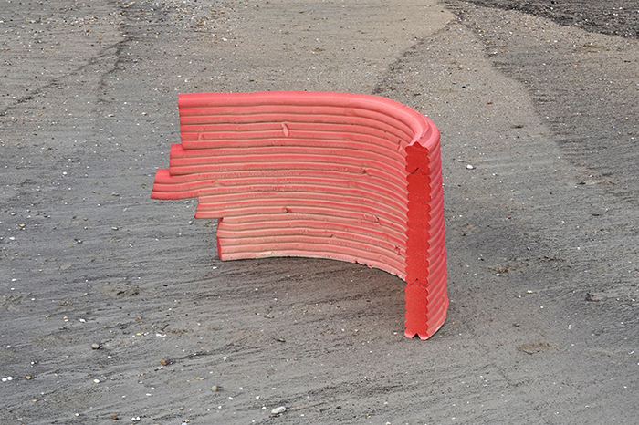 extrusion-email-rouge-sculpture extrusion-email-rouge-sculpture